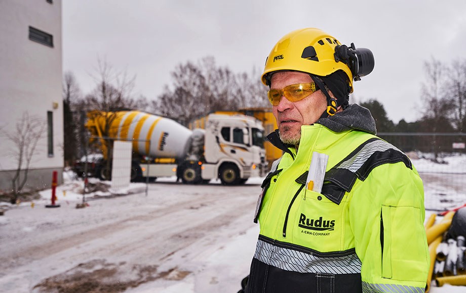 Jari suorsa käyttää ruduksen varusteita