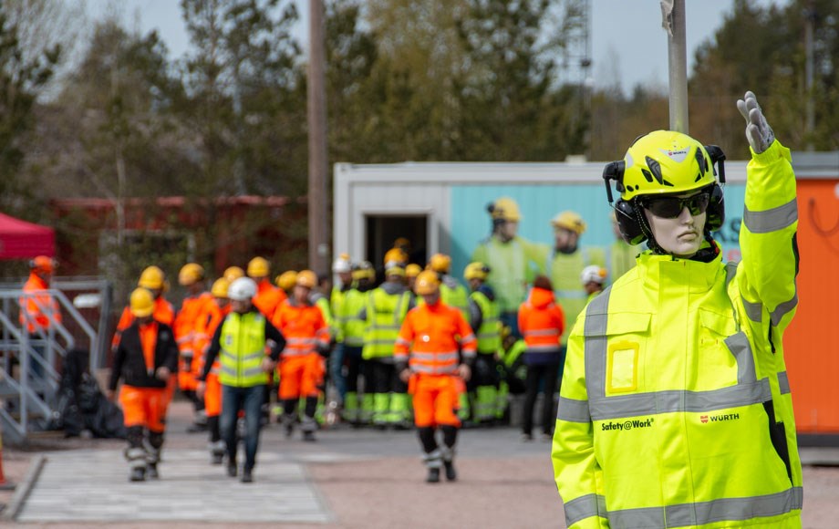 Työympäristötyön kultainen erityisansiomitali kari lohva turvapuisto