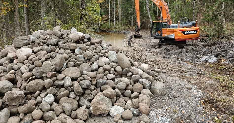 Kiviaineslahjoitus hahmajärvi1 950x500